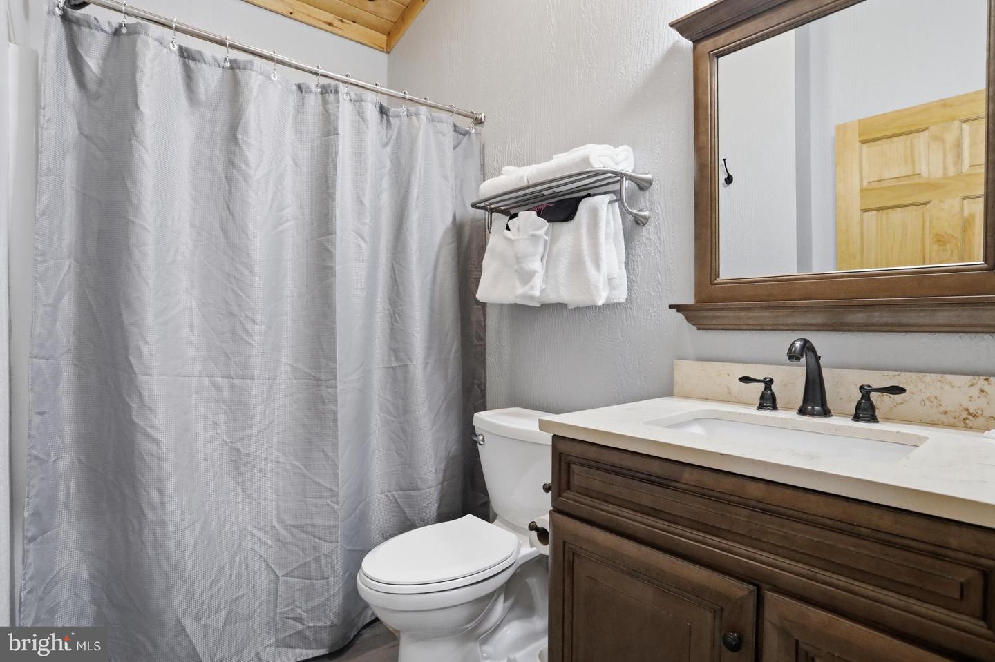 38 Lakeside Village Lane Property Photo 12