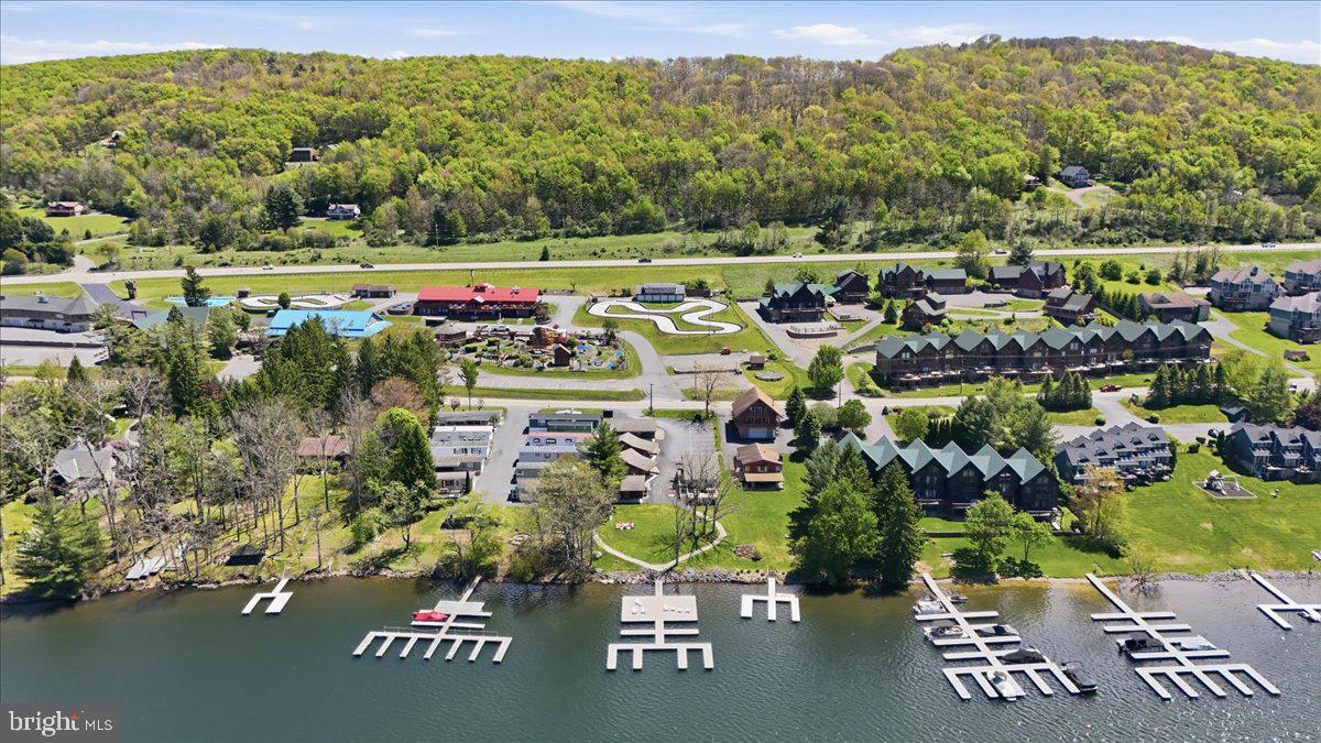 32 Lakeside Village Lane Property Photo 13