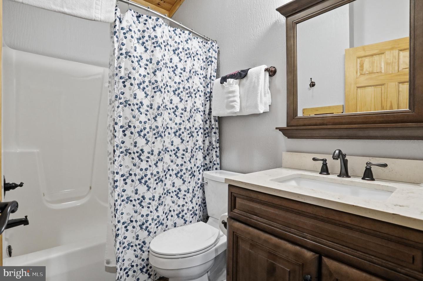 18 Lakeside Village Lane Property Photo 7