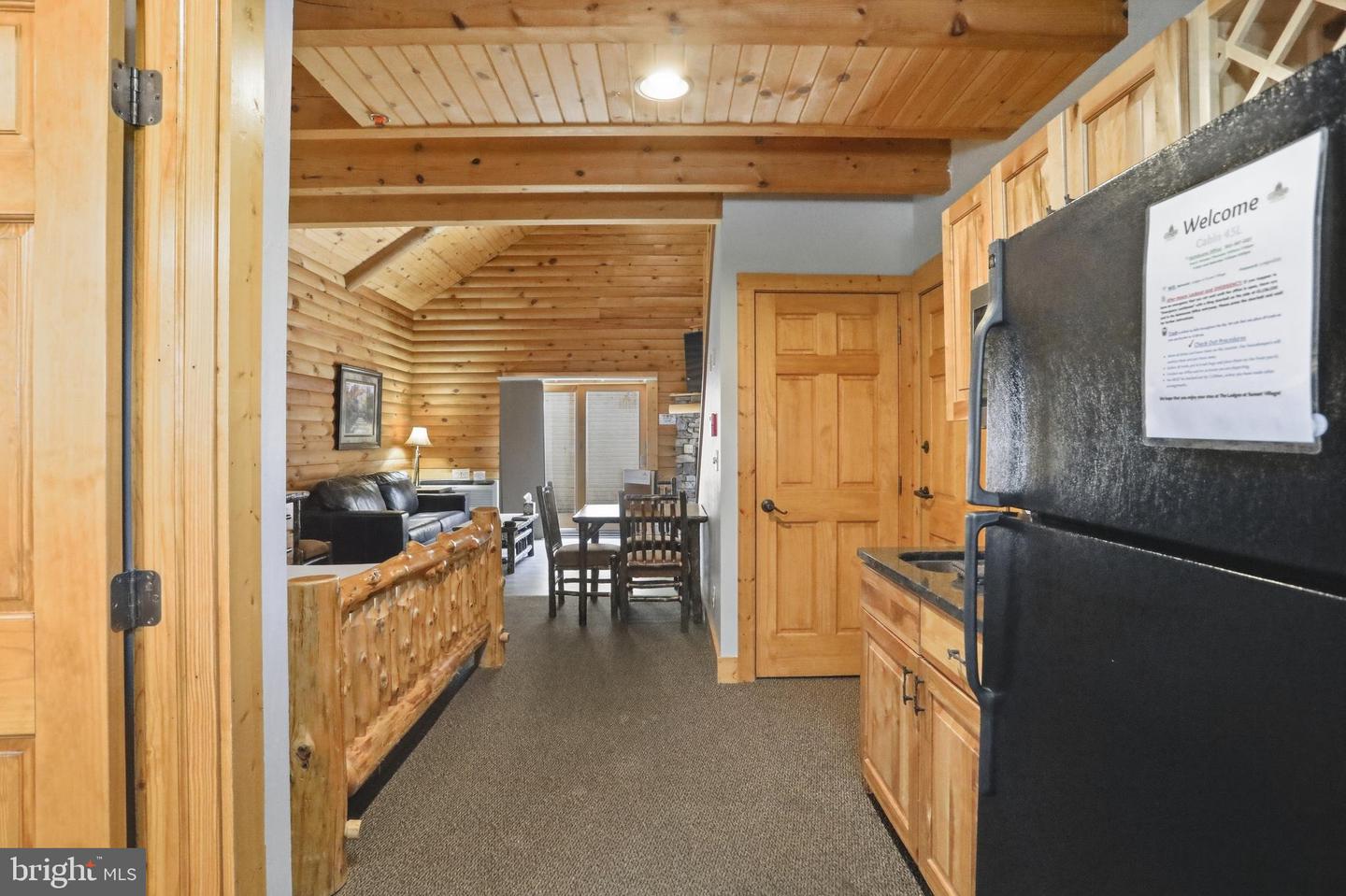 277 Cabin Lodge Rd Property Photo 3