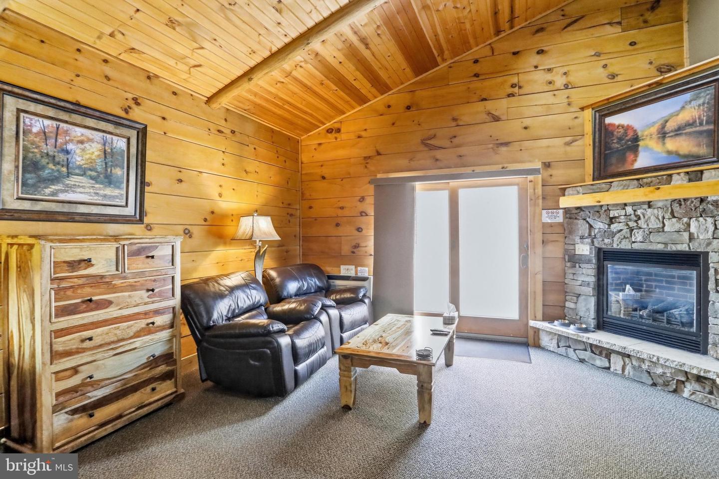 315 Cabin Lodge Rd Property Photo 3