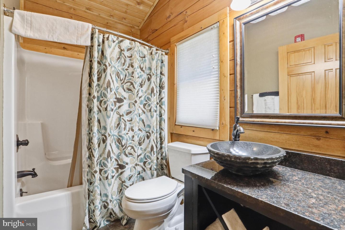 221 Cabin Lodge Rd Property Photo 10