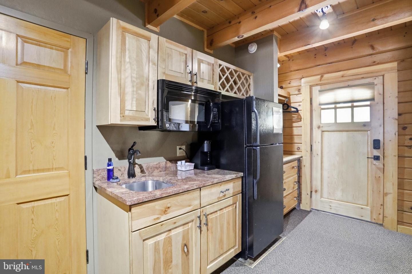 211 Cabin Lodge Rd Property Photo 32