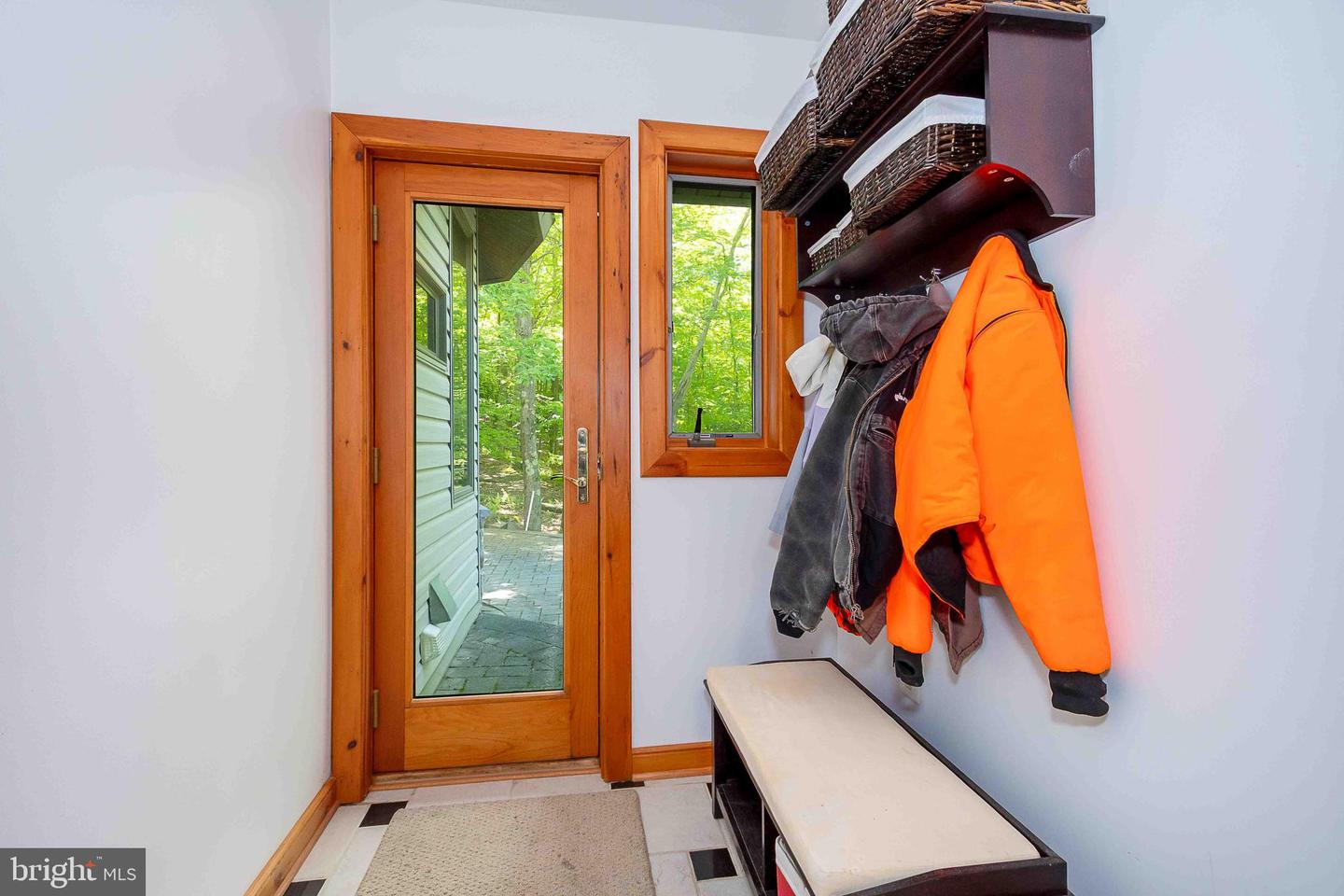 122 Woodlands Hill Ln Property Photo 8