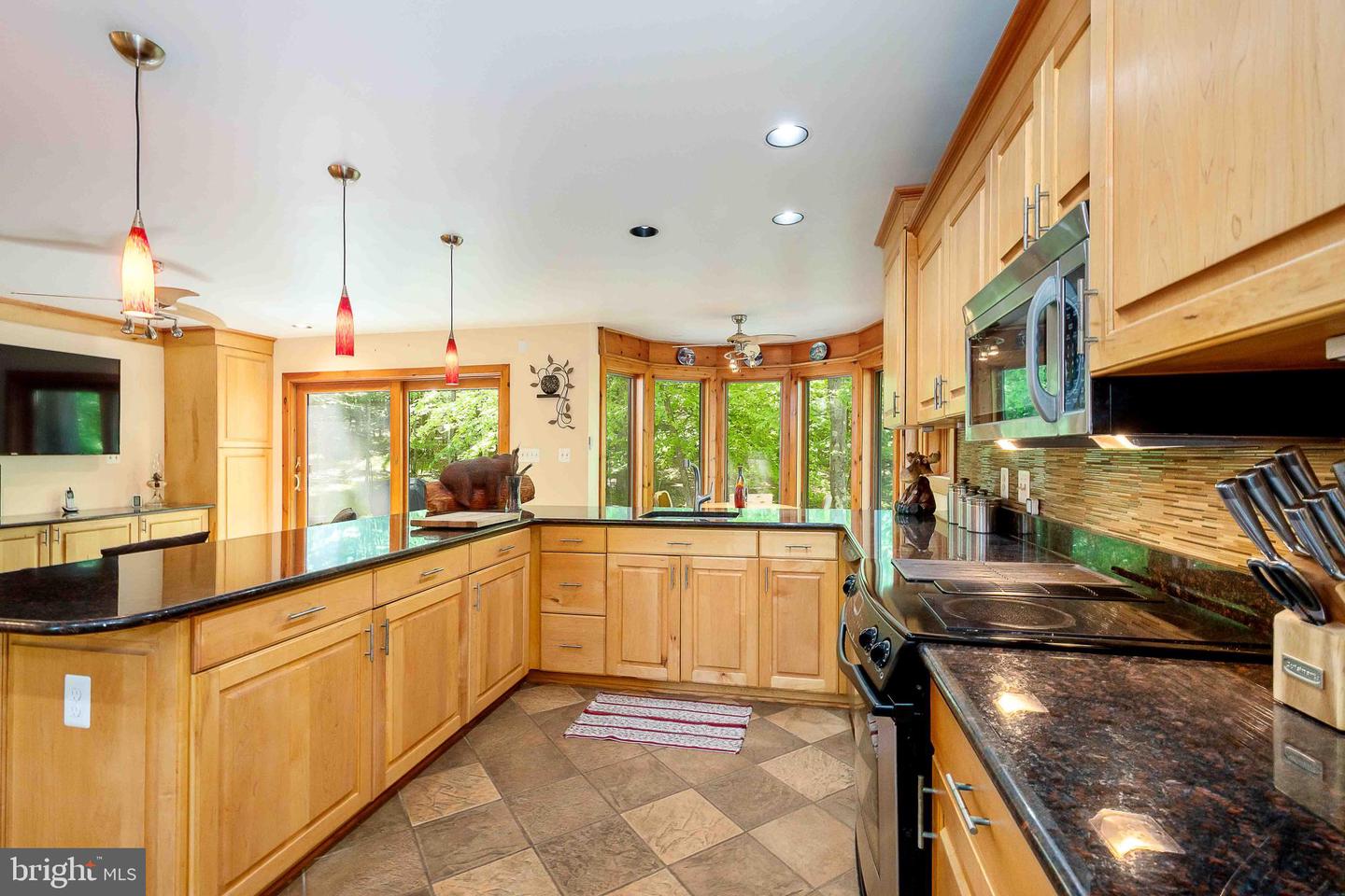 122 Woodlands Hill Ln Property Photo 9