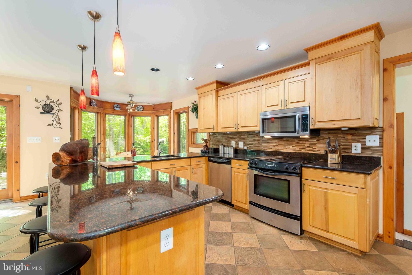 122 Woodlands Hill Ln Property Photo 10