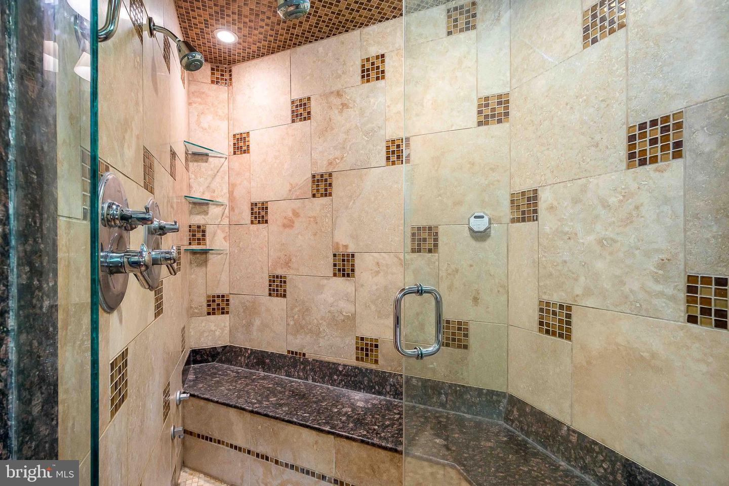122 Woodlands Hill Ln Property Photo 27