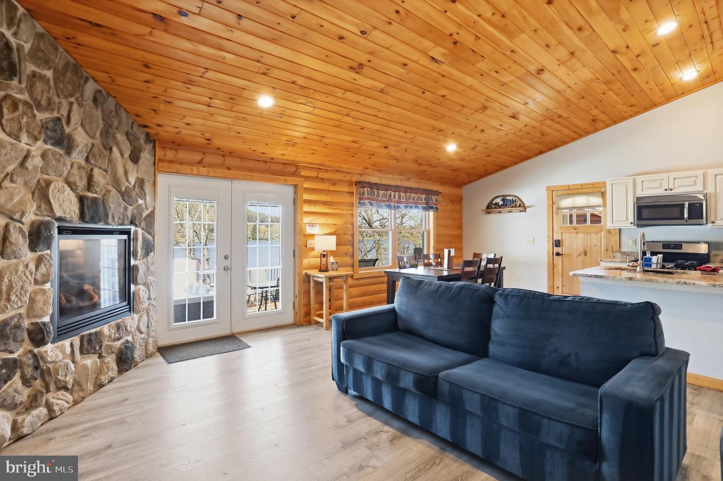 1417 Deep Creek Drive Property Photo 8