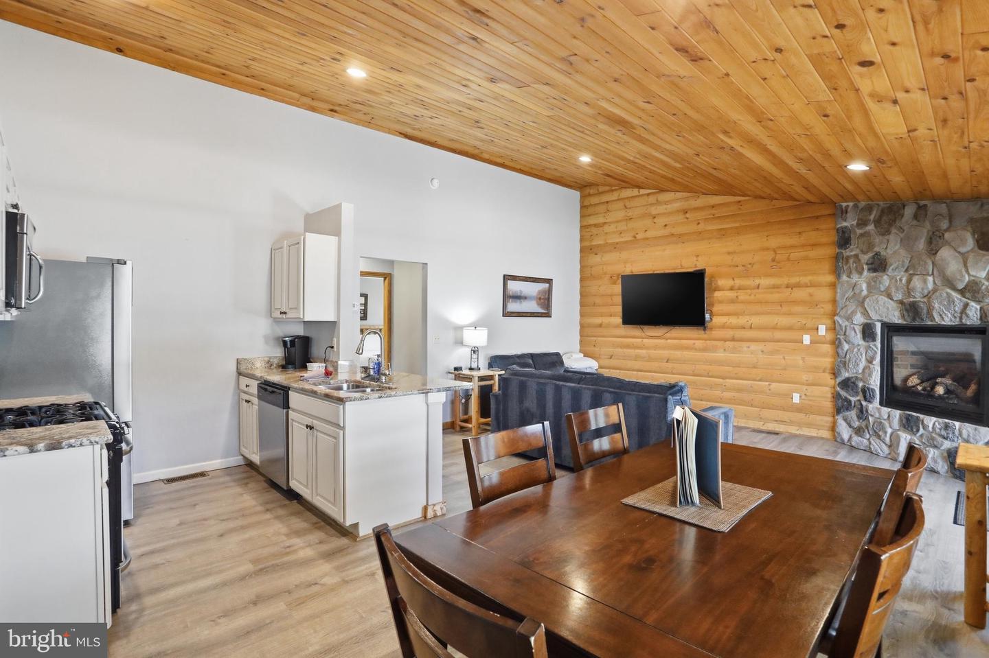 1417 Deep Creek Drive Property Photo 11