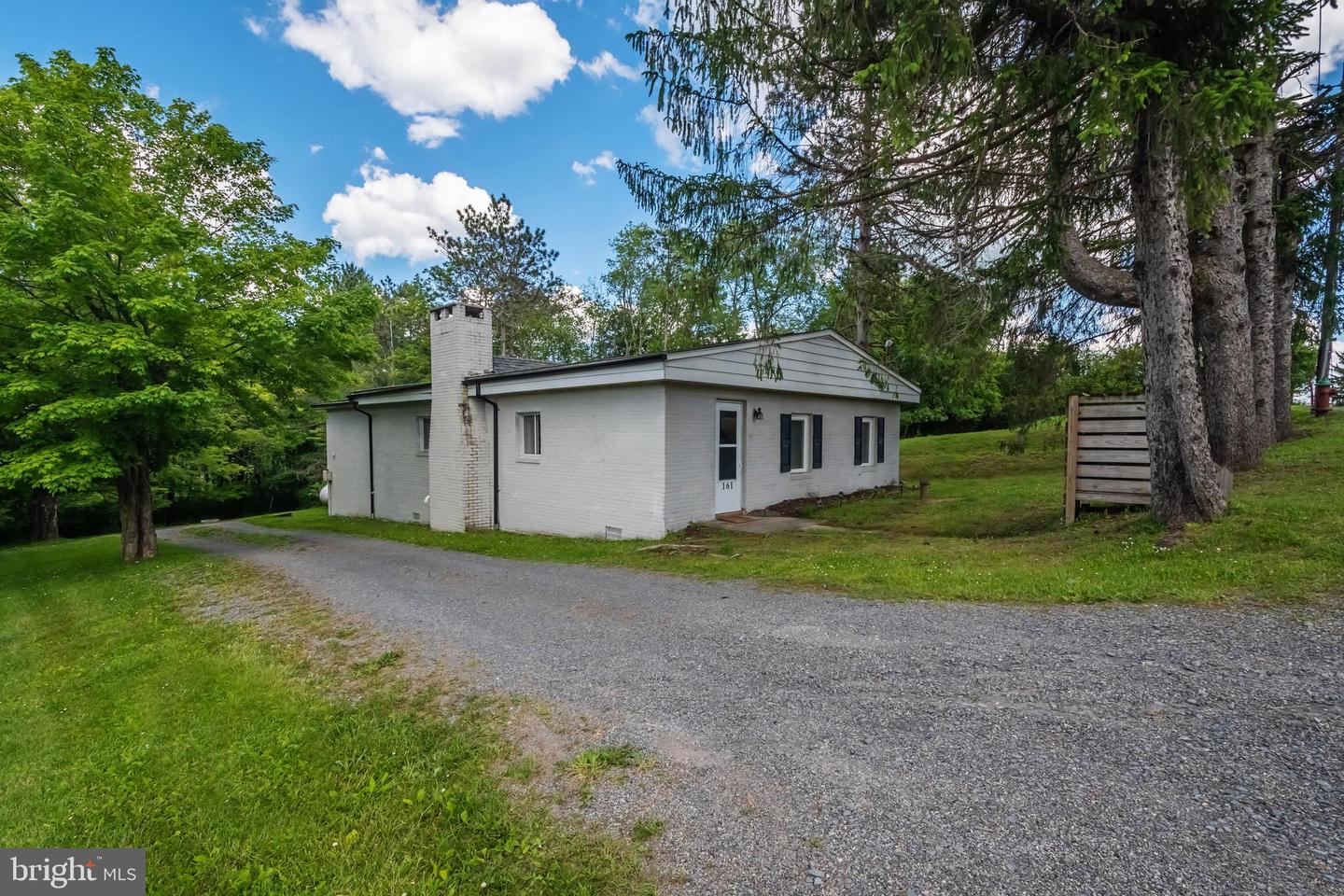 161 Marsh Hill Rd Property Photo 2