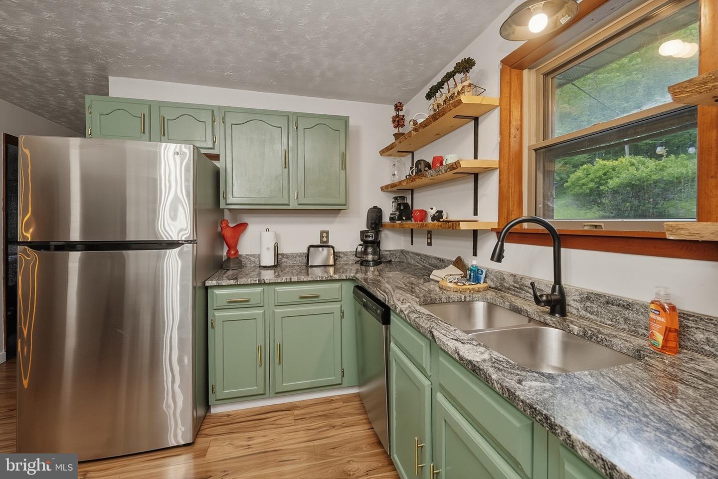 1499 Foster Rd Property Photo 10
