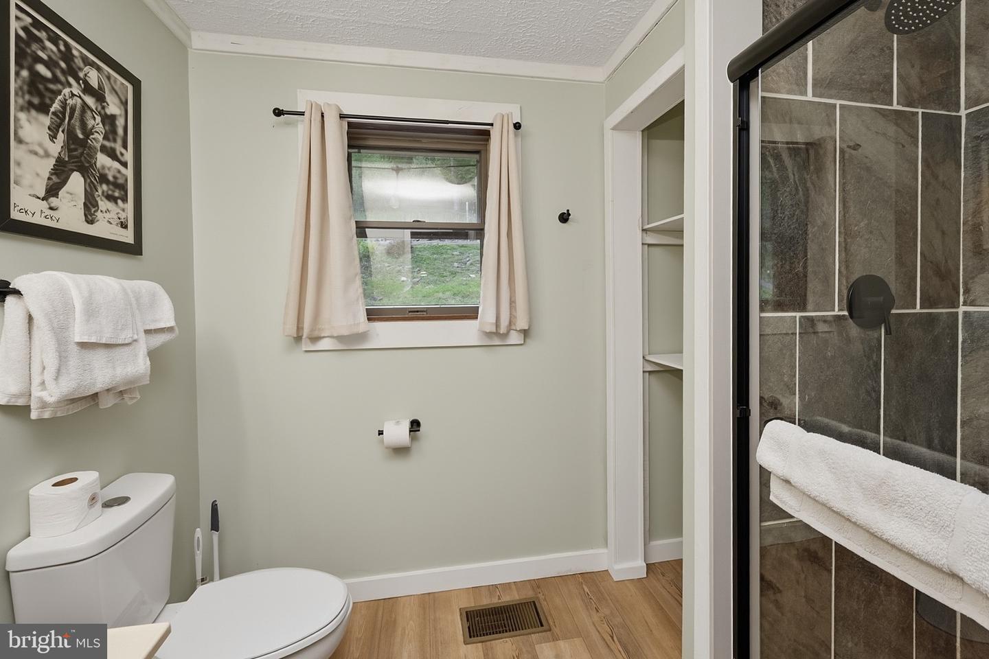 1499 Foster Rd Property Photo 19