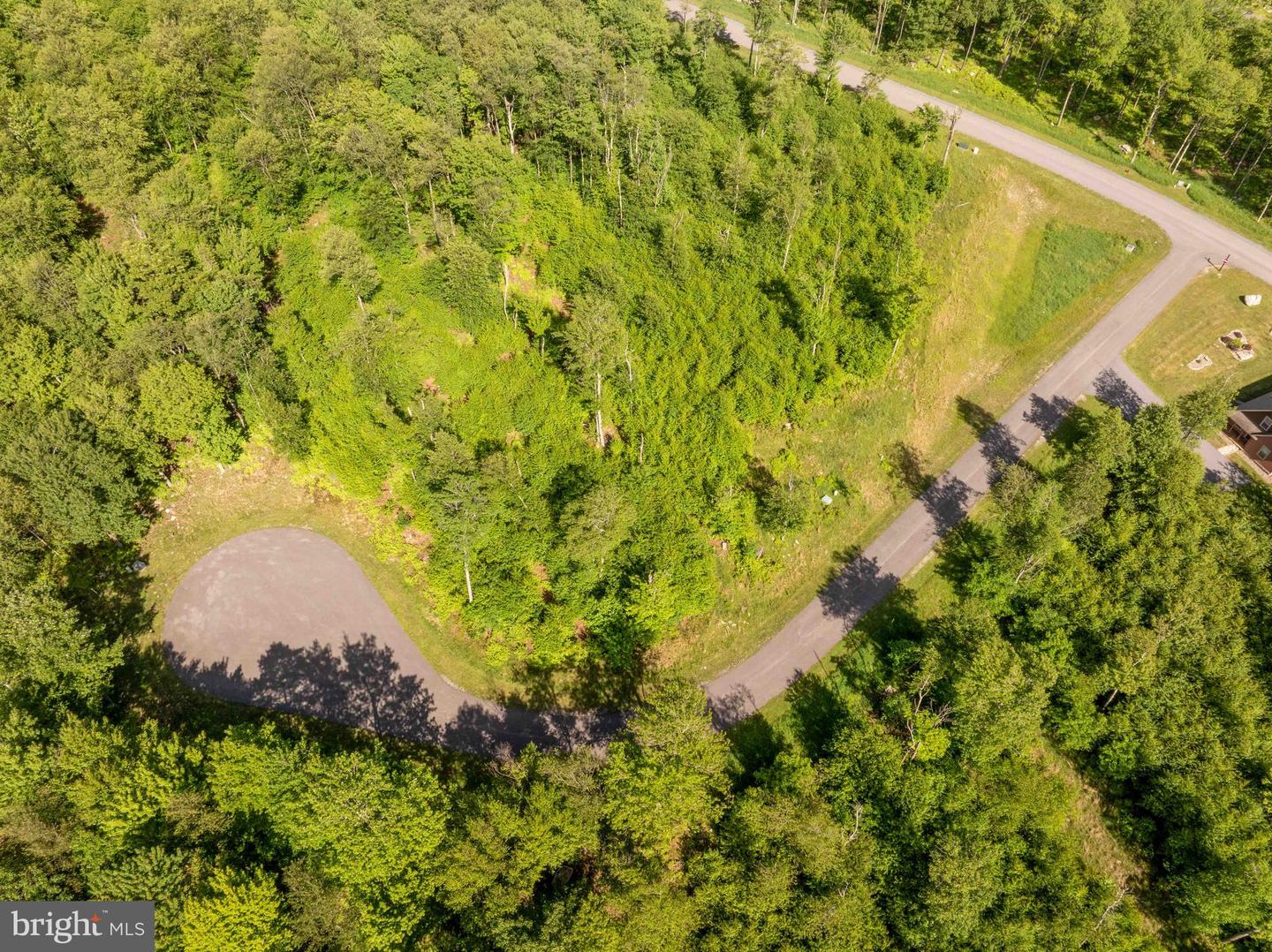 Fox Run Dr Property Photo 2