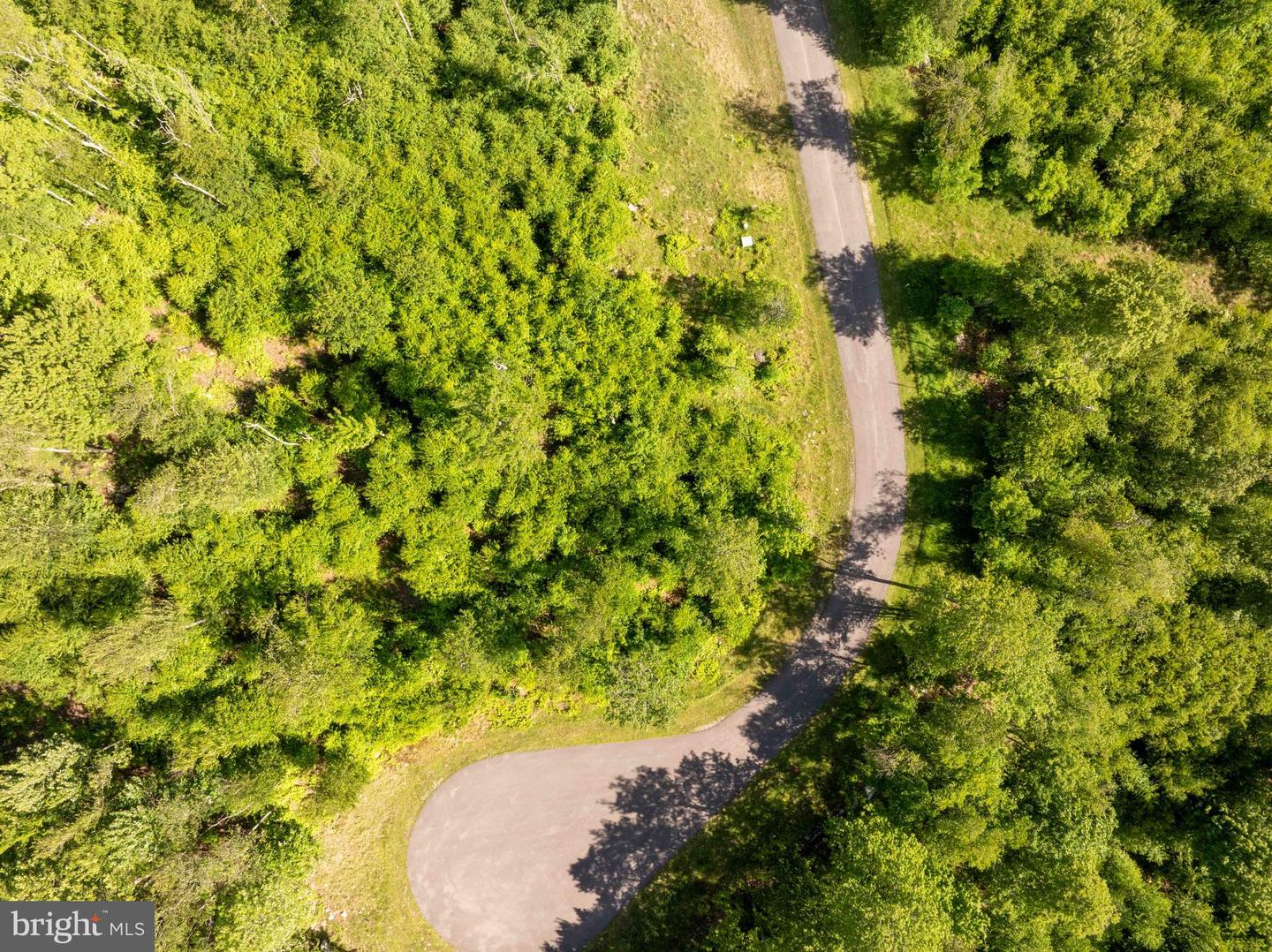 Fox Run Dr Property Photo 3