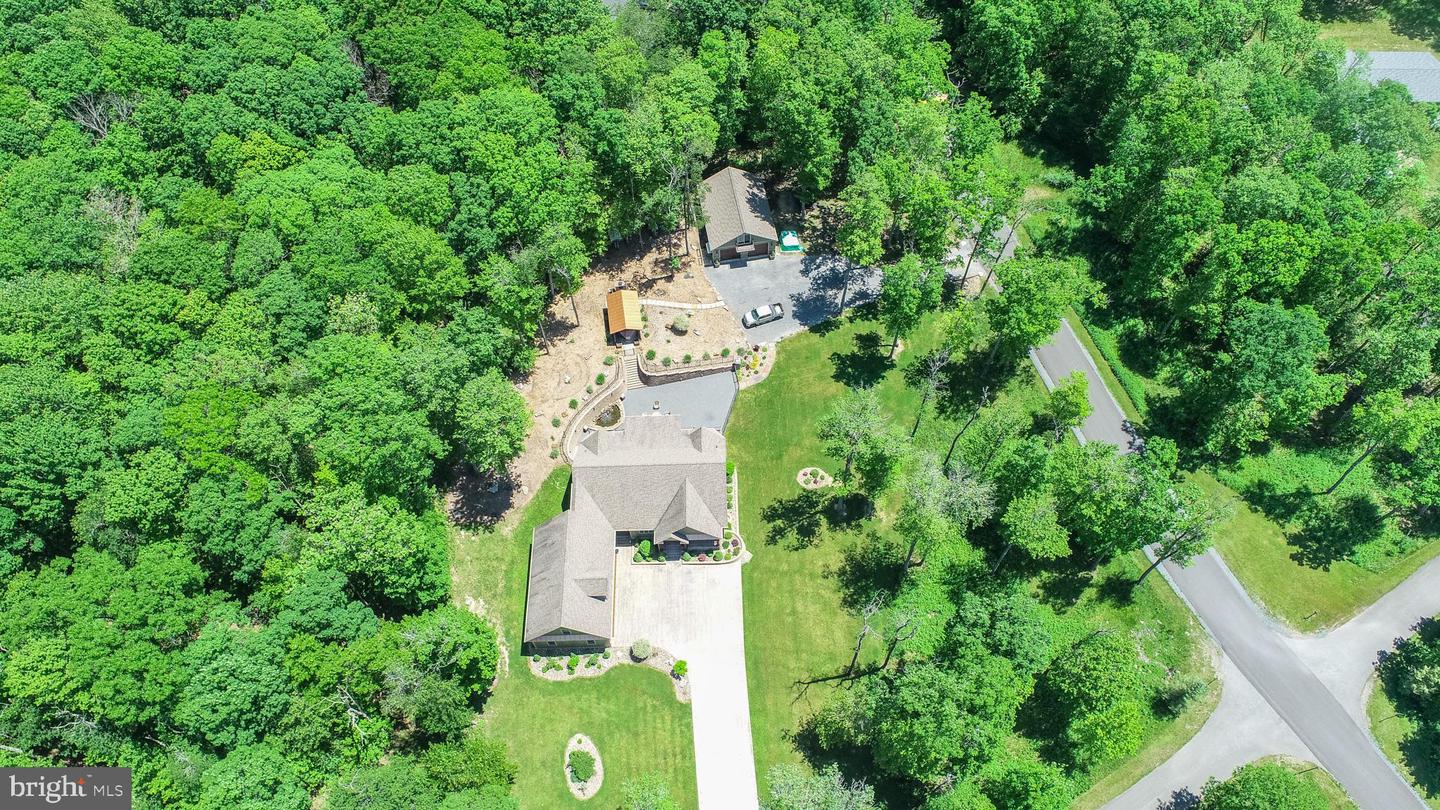 60 Joans Ln Property Photo 4