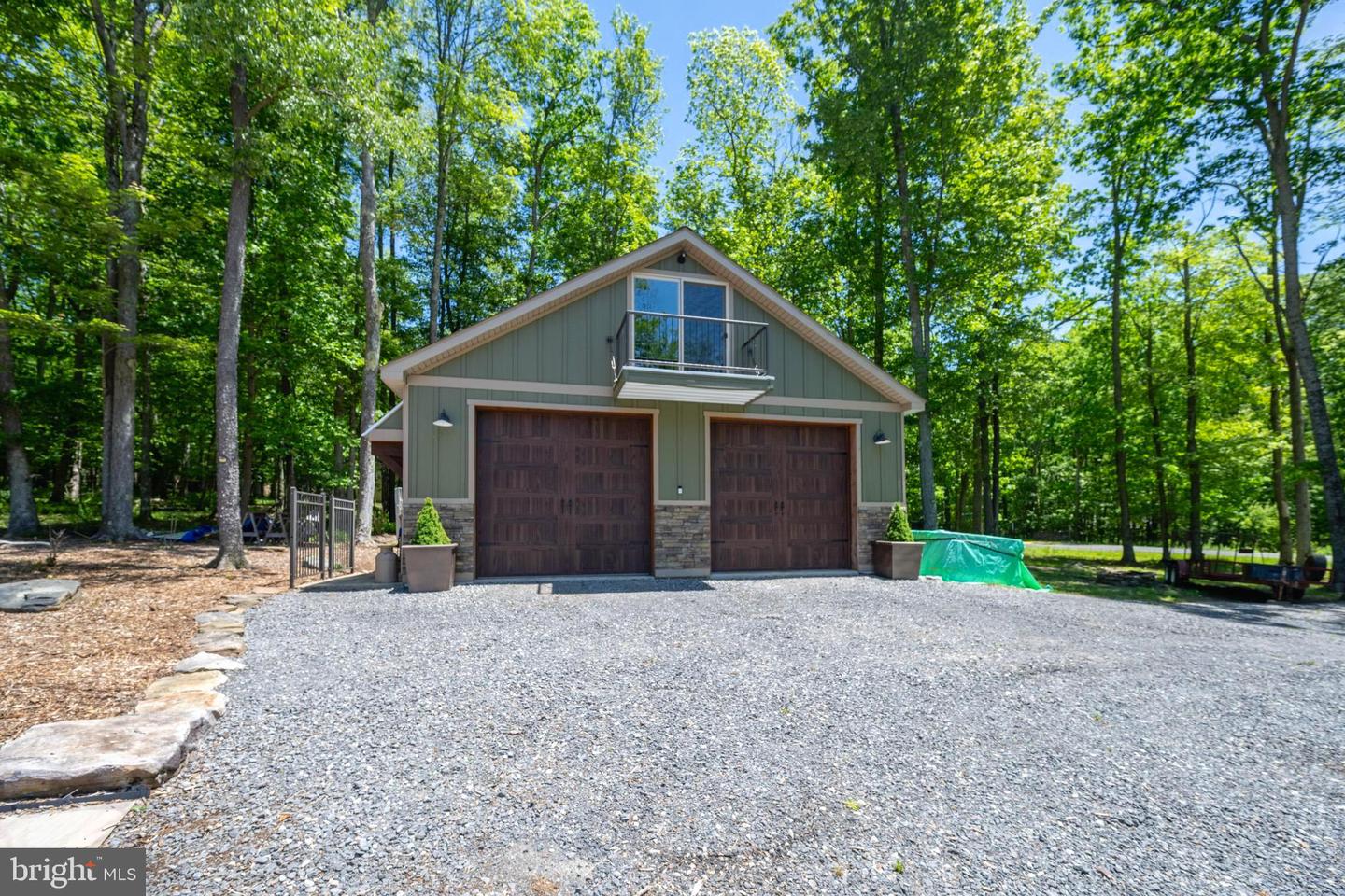 60 Joans Ln Property Photo 8