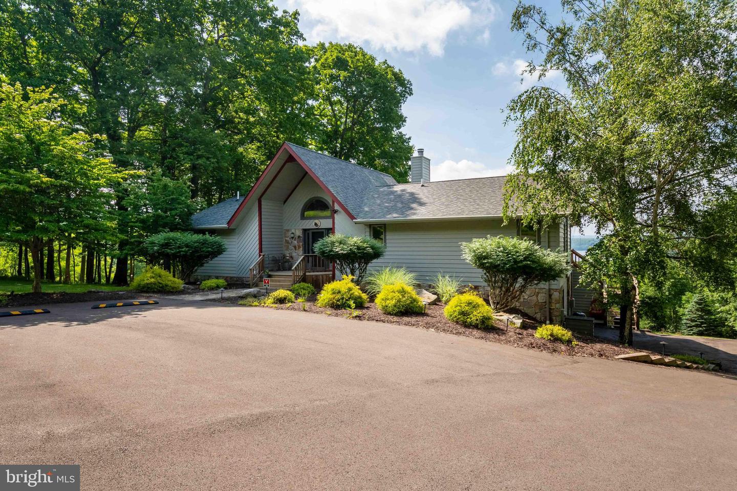 119 Overlook Ter Property Photo 52