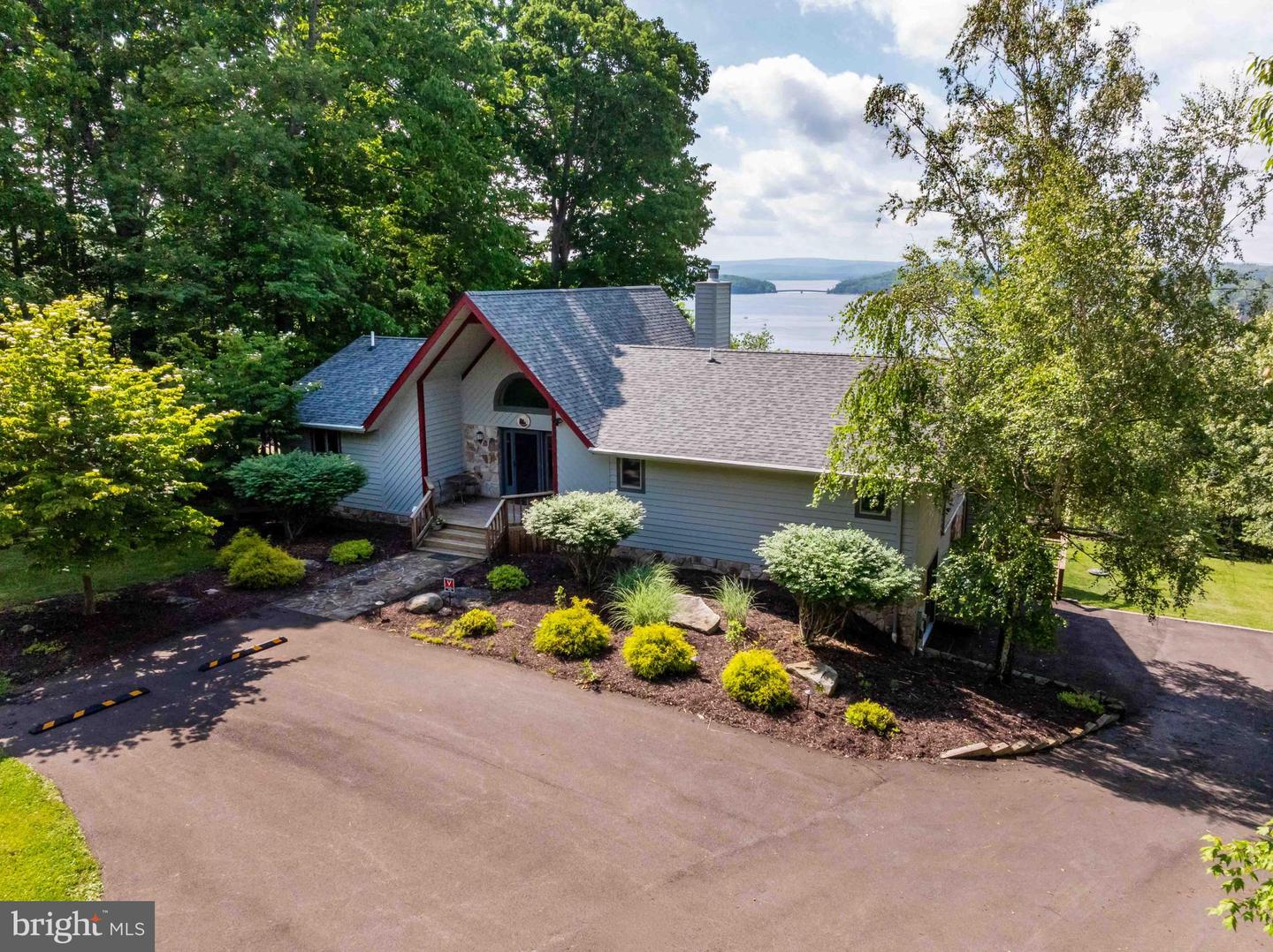 119 Overlook Ter Property Photo 55