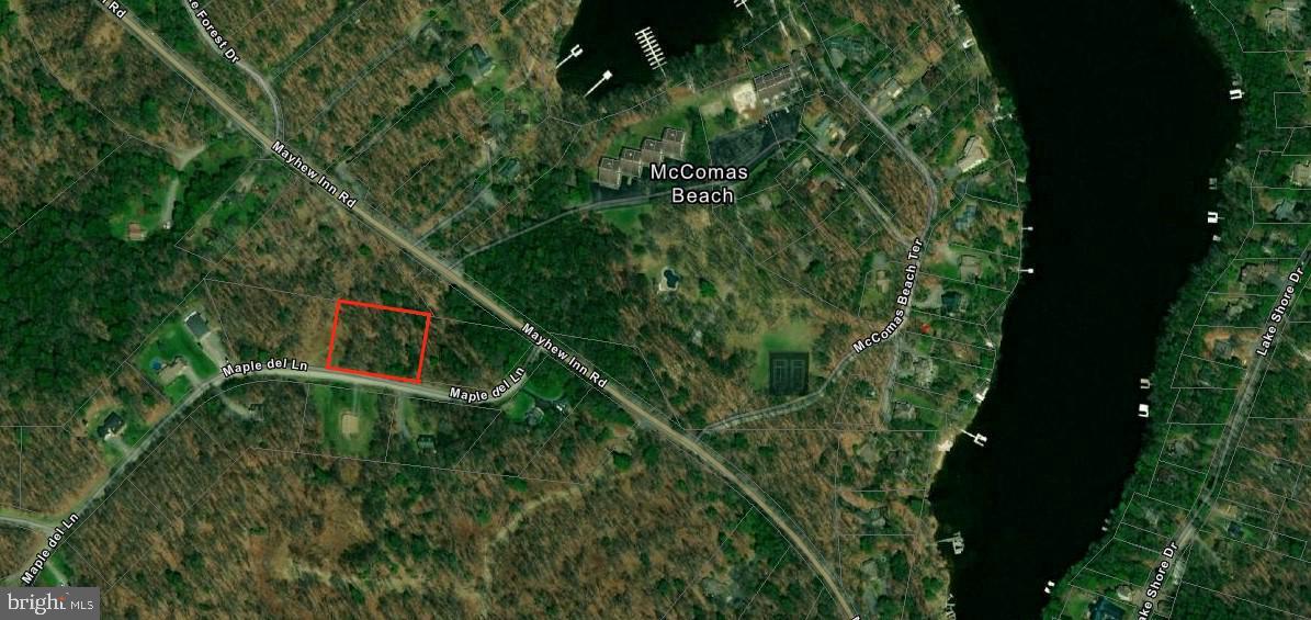 MAPLE DEL LN Property Photo 1