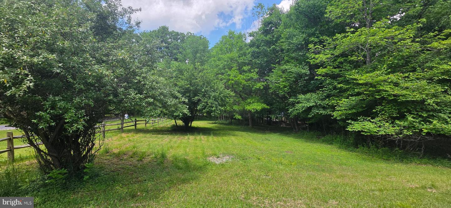 Maple Del Ln Property Photo 5