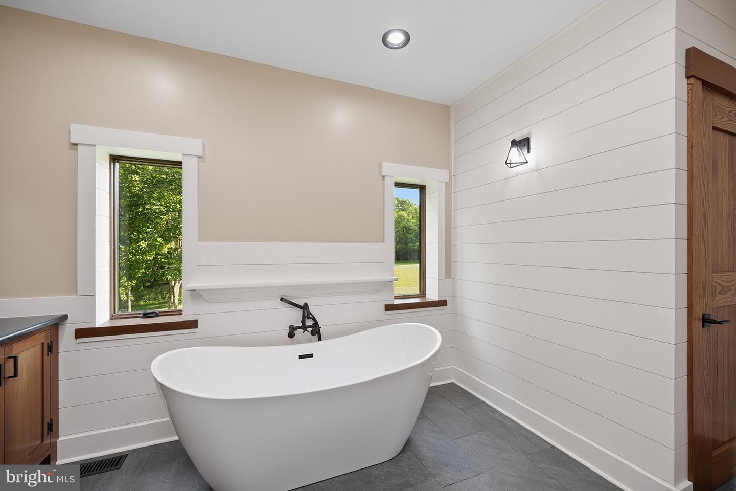 415 Nazelrod Rd Property Photo 46