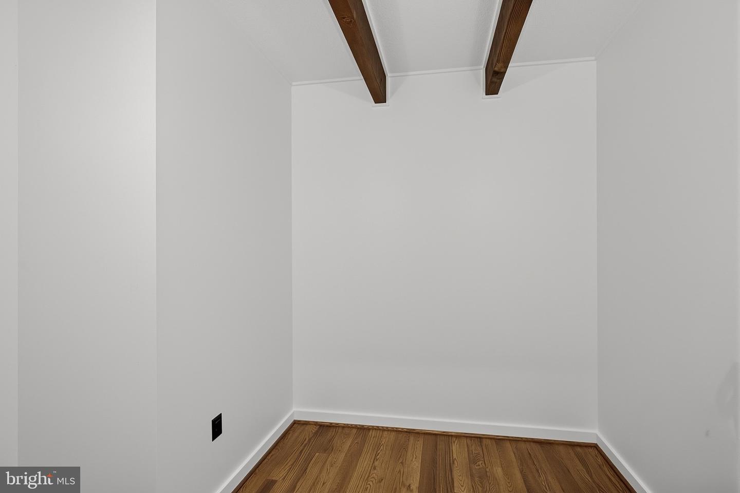 415 Nazelrod Rd Property Photo 50