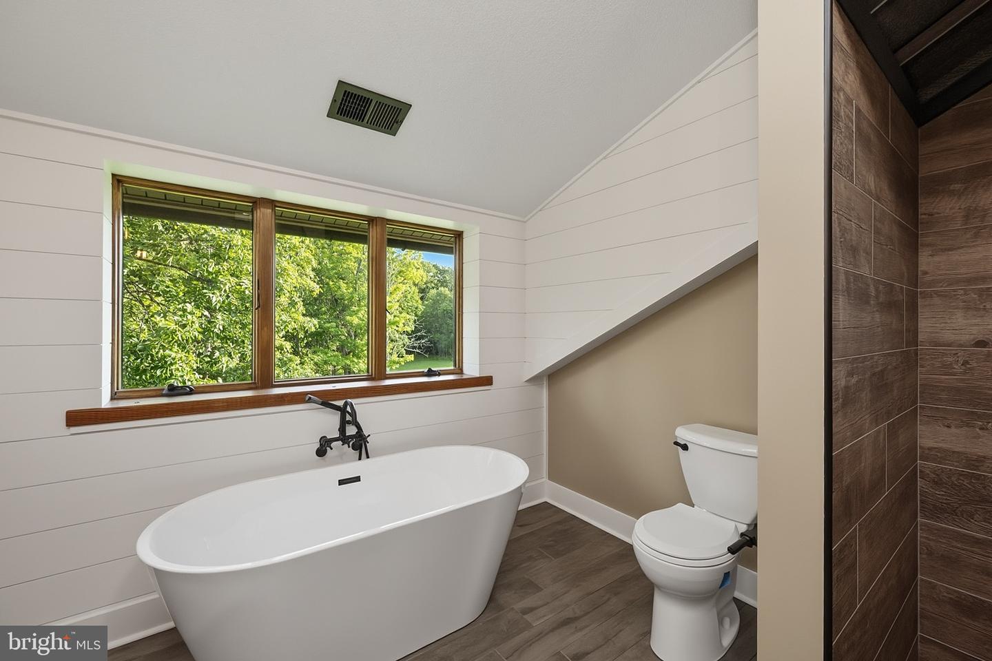 415 Nazelrod Rd Property Photo 67