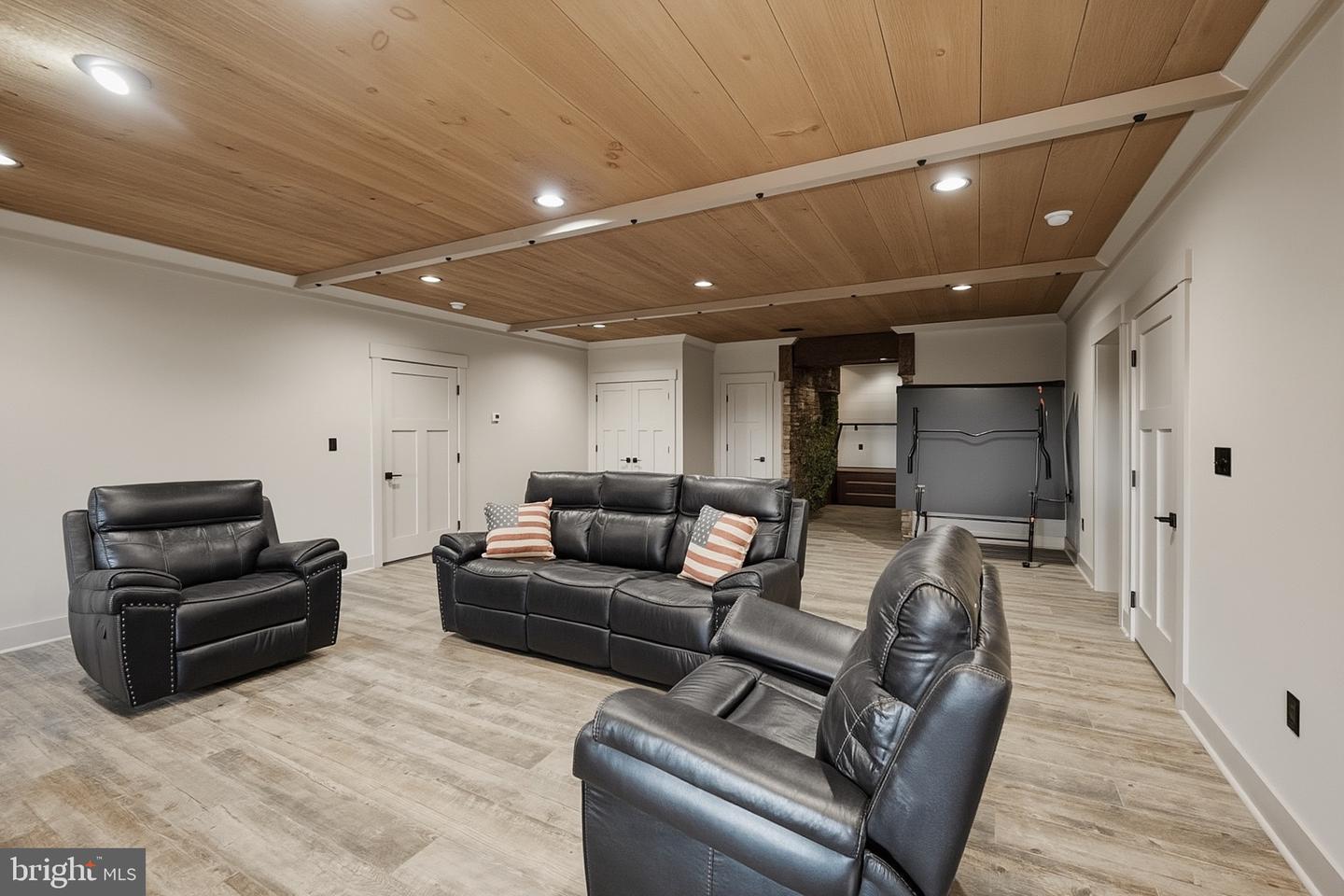 415 Nazelrod Rd Property Photo 84