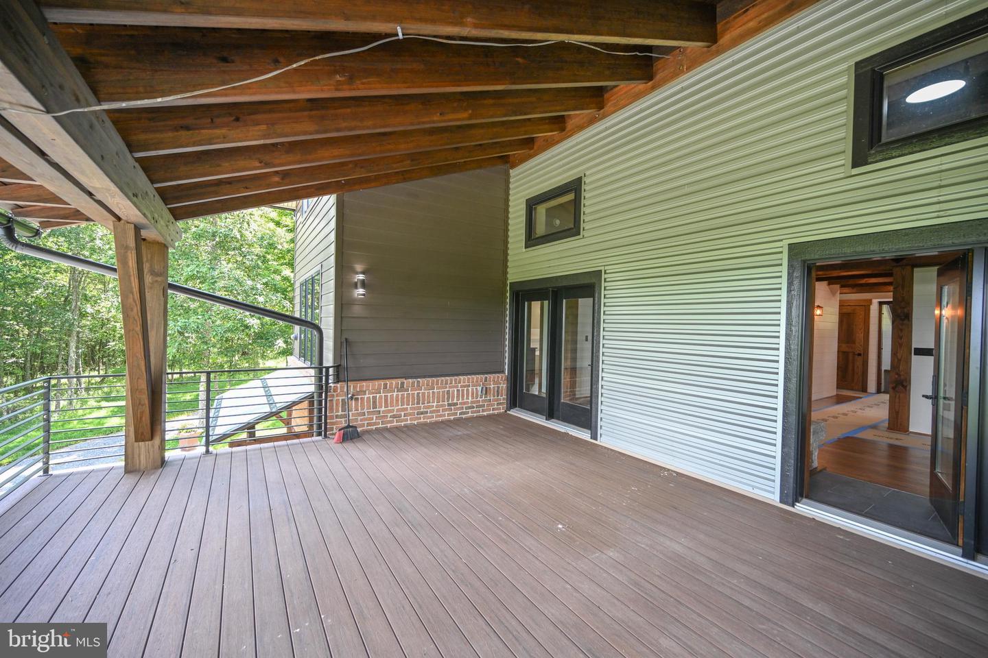 415 Nazelrod Rd Property Photo 95