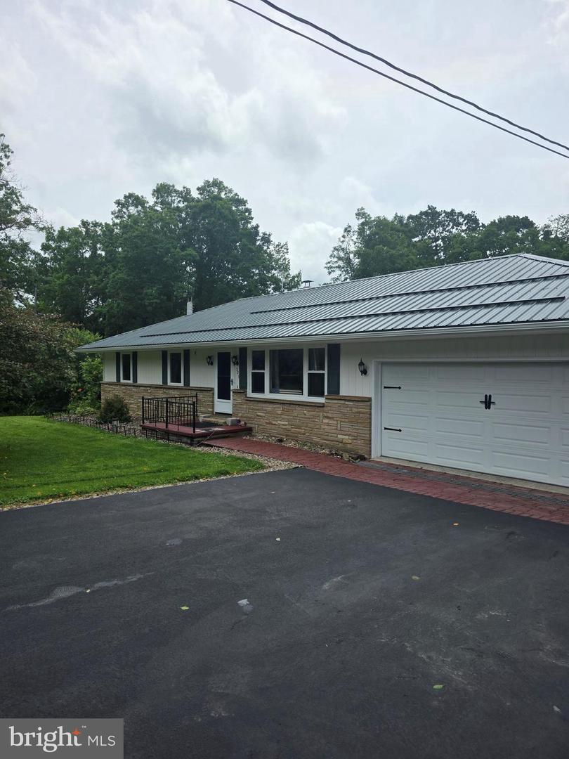 321 Deer Park Hotel Rd Property Photo 1