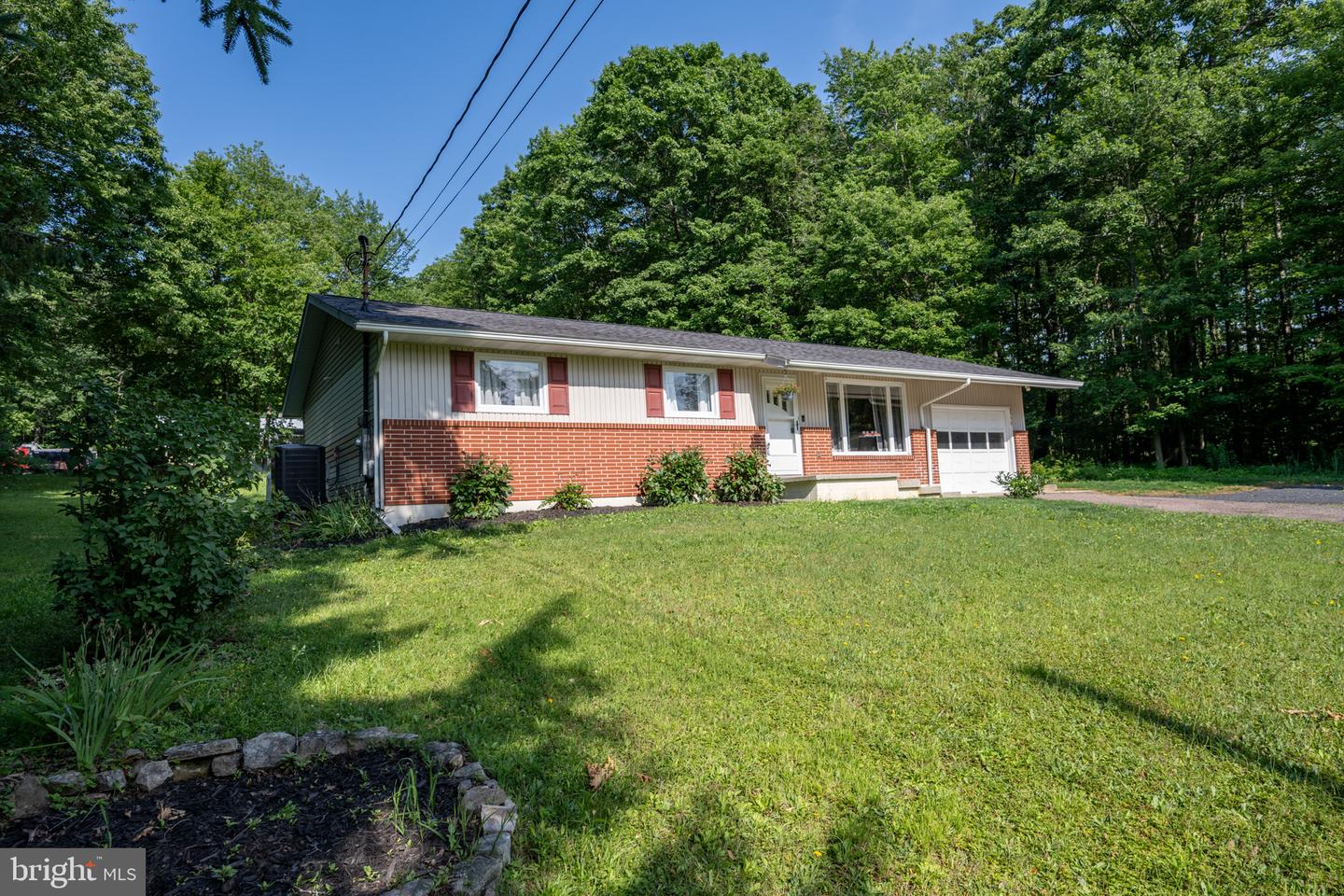 9556 New Germany Rd Property Photo 4