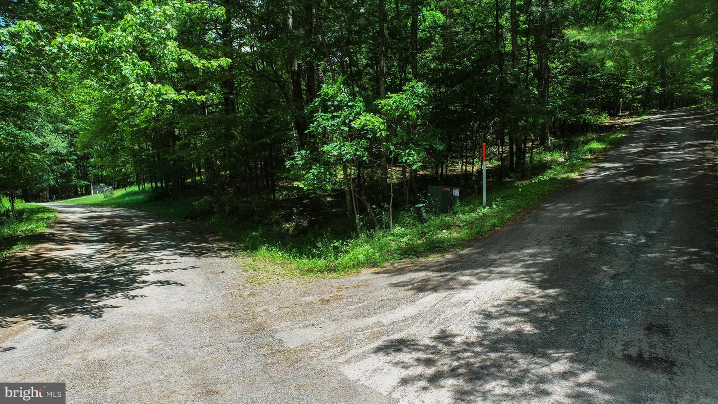 N Glade Rd Property Photo 12