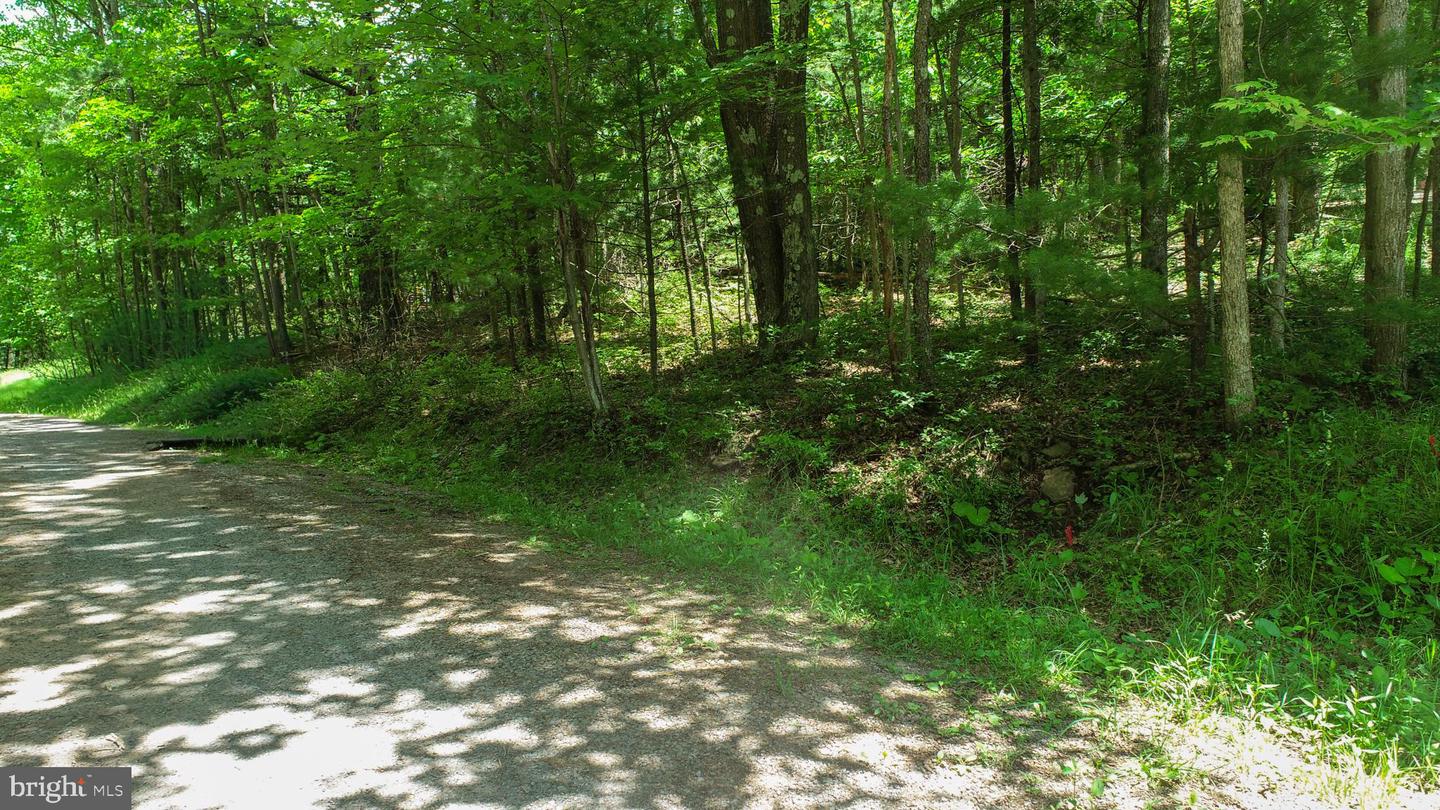 N Glade Rd Property Photo 13