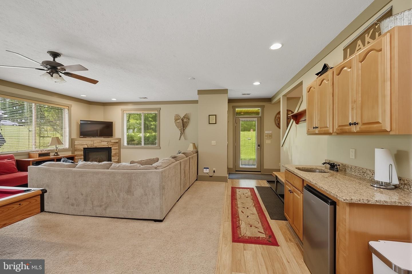 110 Northlake Dr Property Photo 3