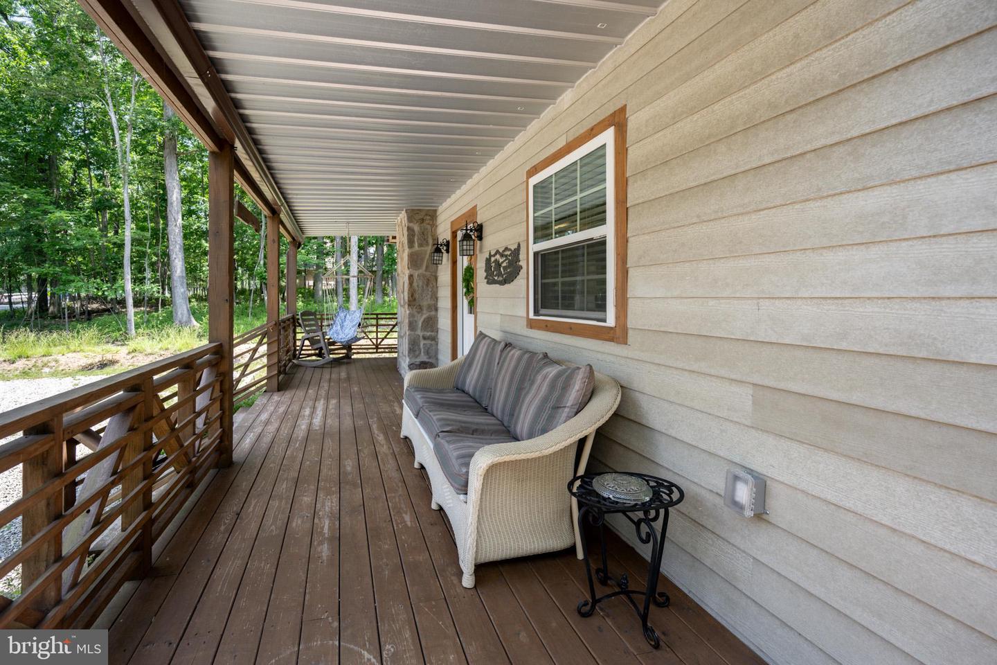 943 Paradise Hts Property Photo 7