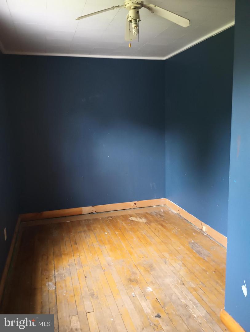 105 Walnut St Property Photo 6