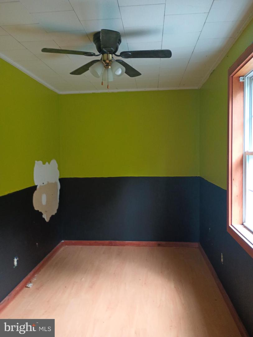 105 Walnut St Property Photo 8