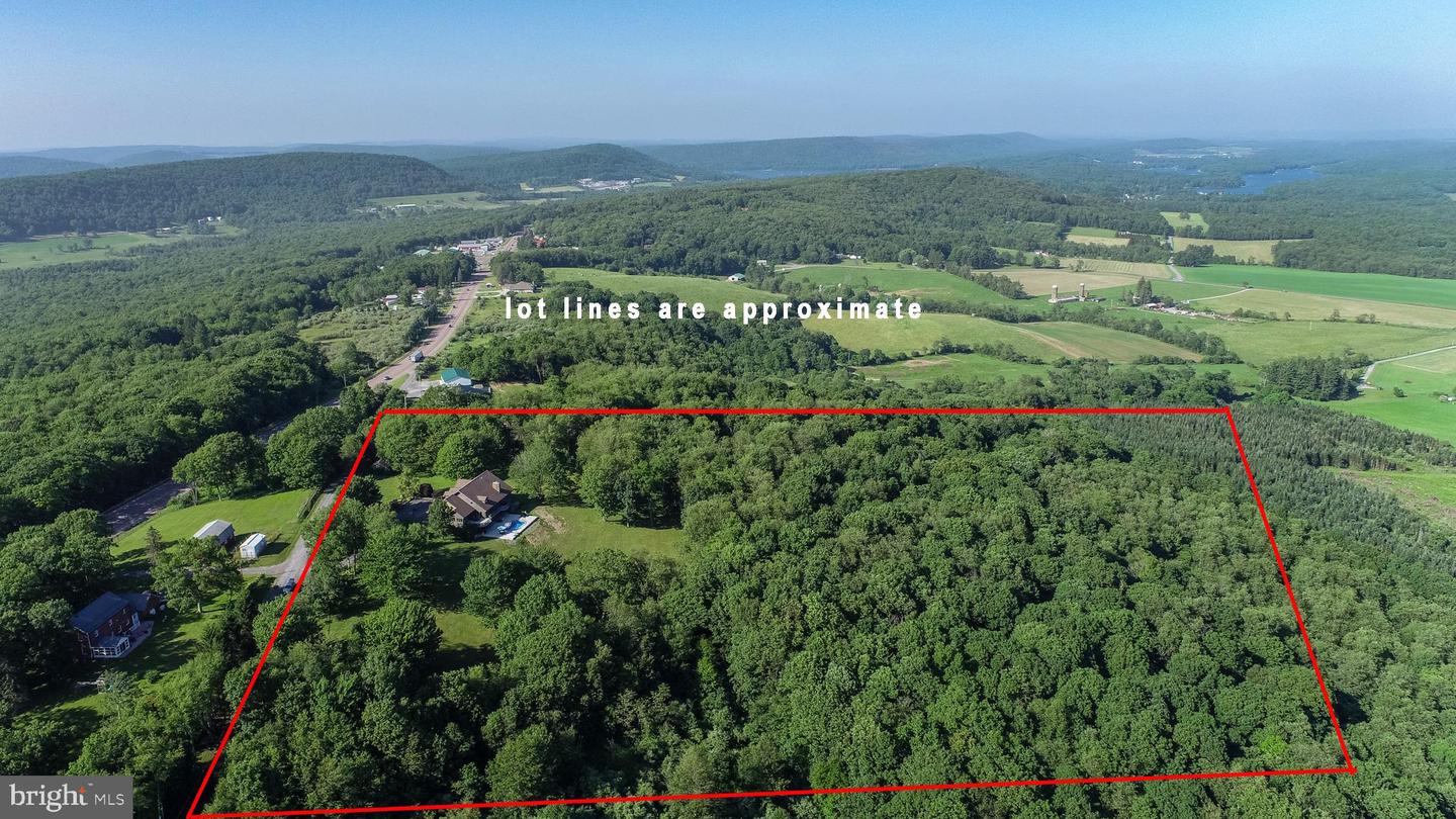 17240 Garrett Hwy Property Photo 2