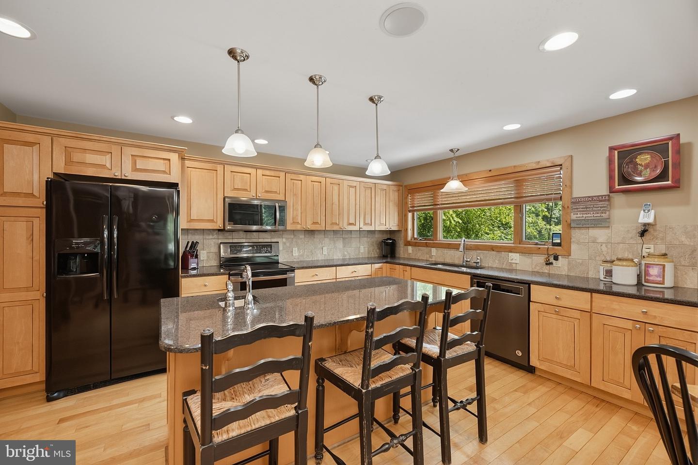 250 Lake Pointe Dr Property Photo 15