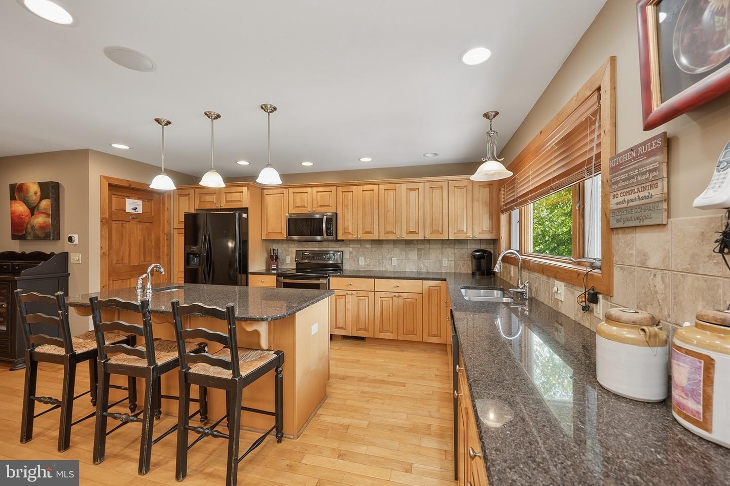 250 Lake Pointe Dr Property Photo 17