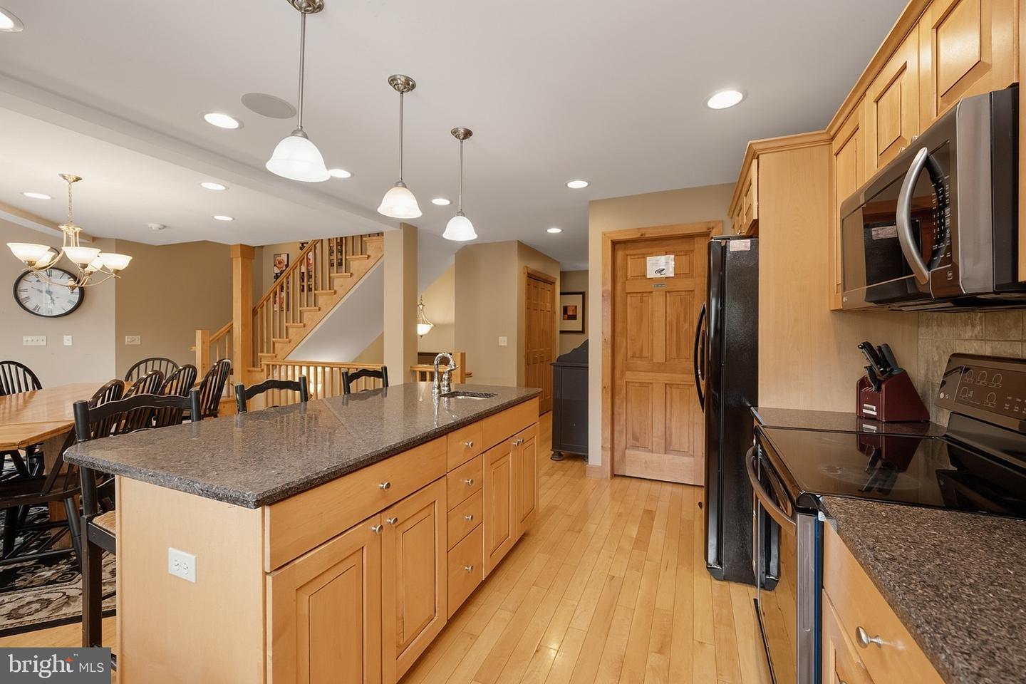 250 Lake Pointe Dr Property Photo 19