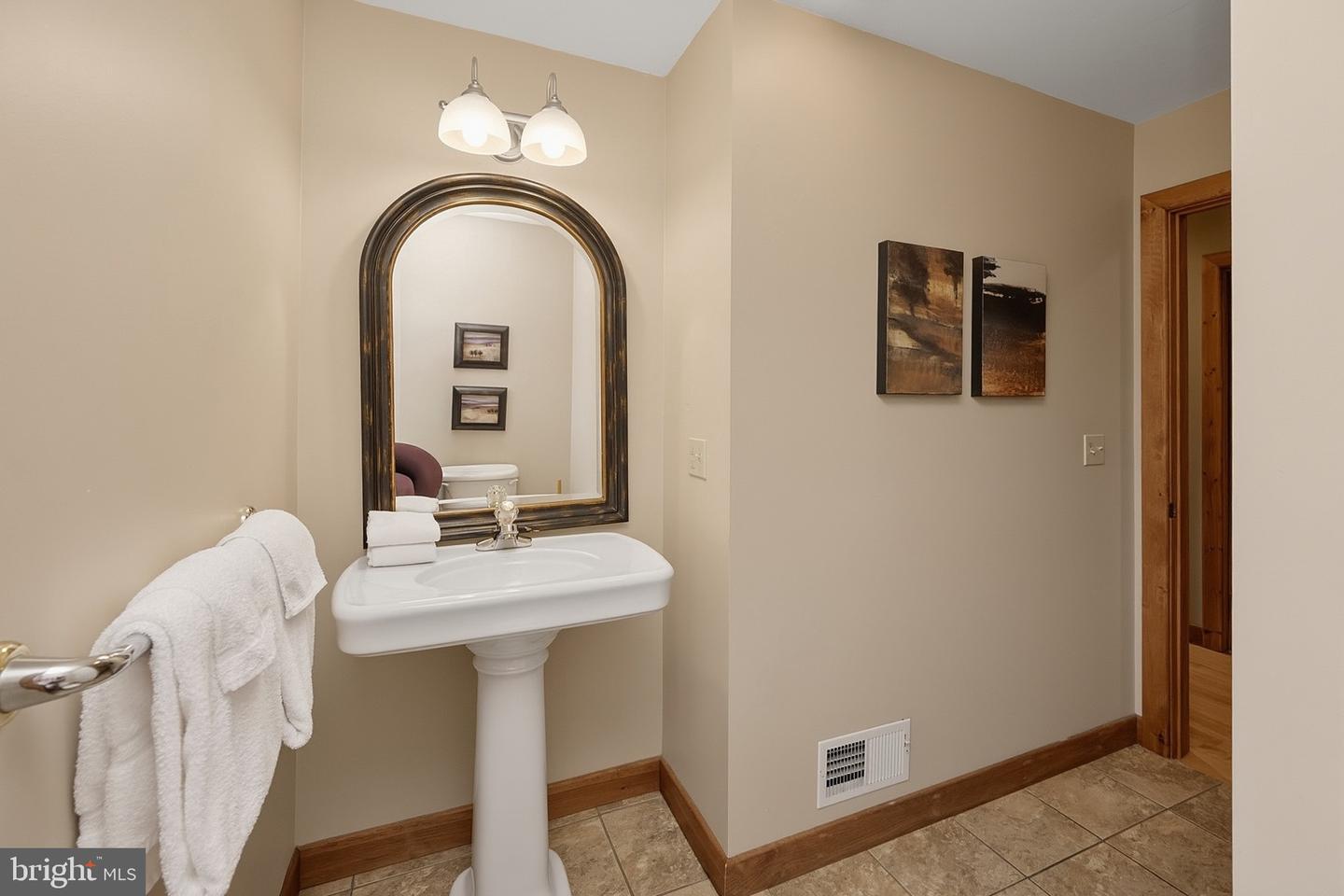 250 Lake Pointe Dr Property Photo 20