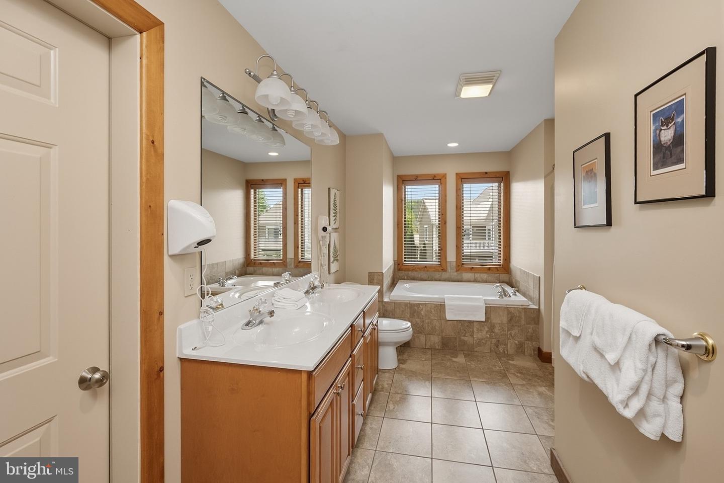 250 Lake Pointe Dr Property Photo 25
