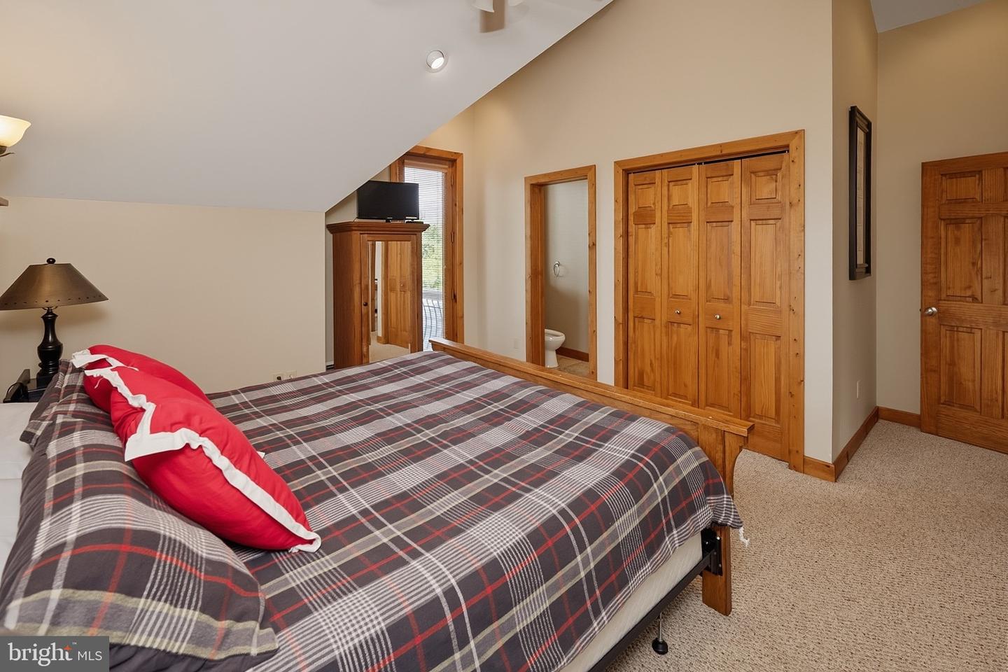 250 Lake Pointe Dr Property Photo 36