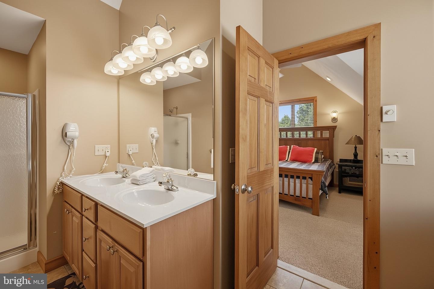 250 Lake Pointe Dr Property Photo 38