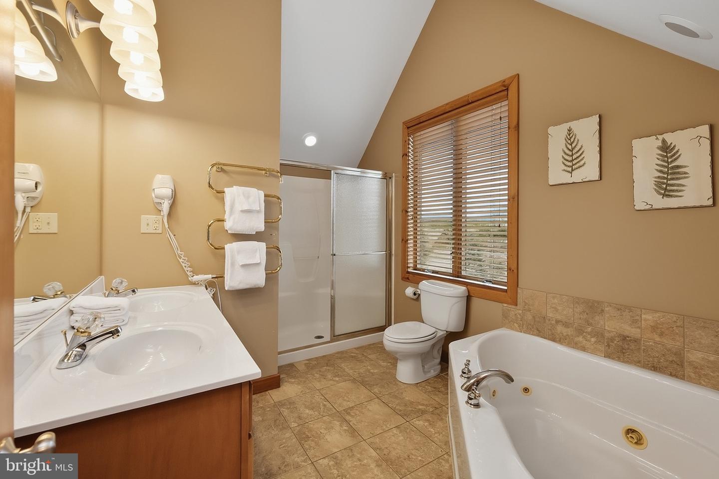 250 Lake Pointe Dr Property Photo 46