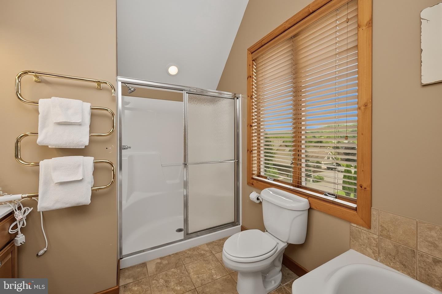 250 Lake Pointe Dr Property Photo 47