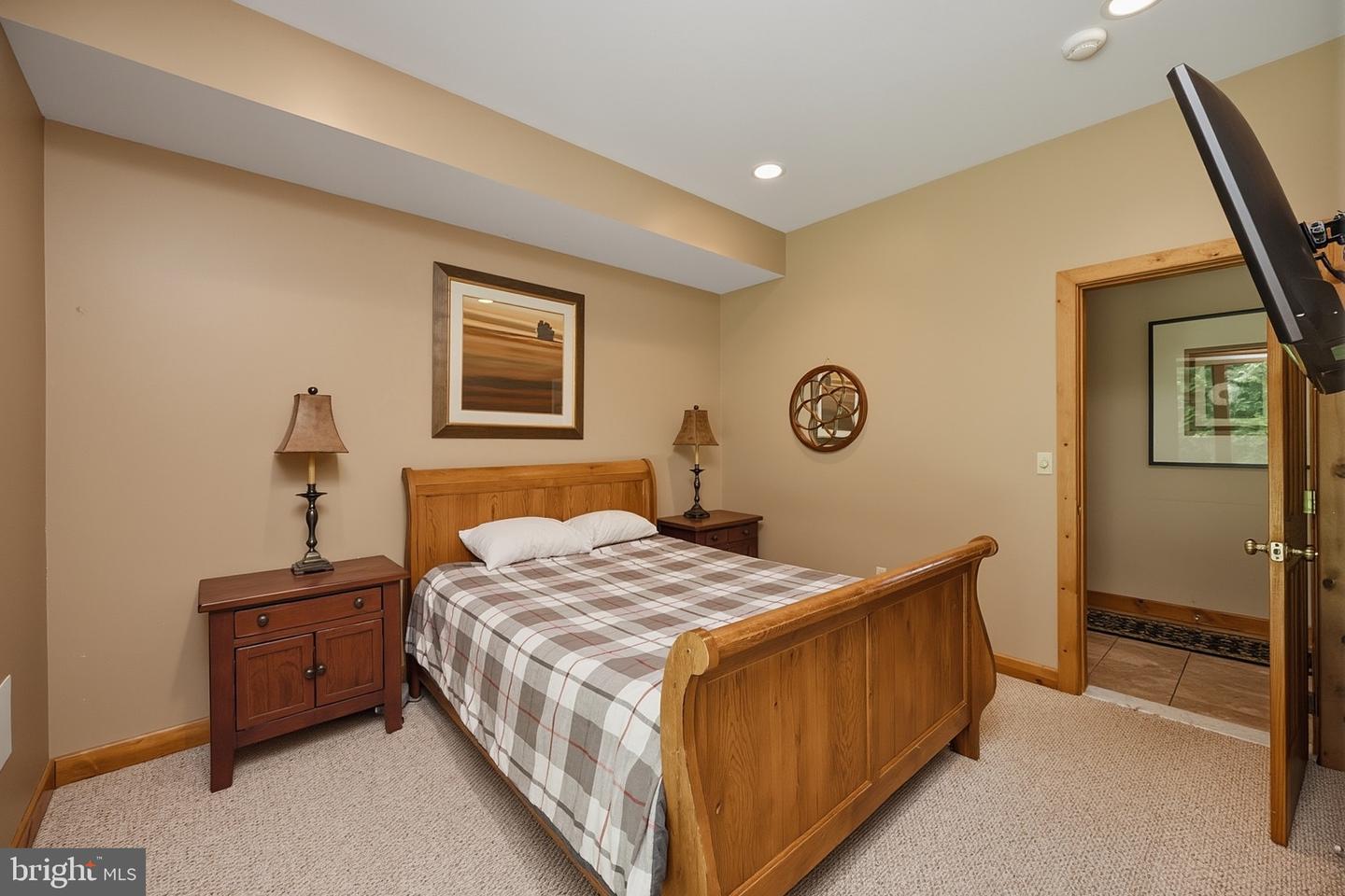 250 Lake Pointe Dr Property Photo 65