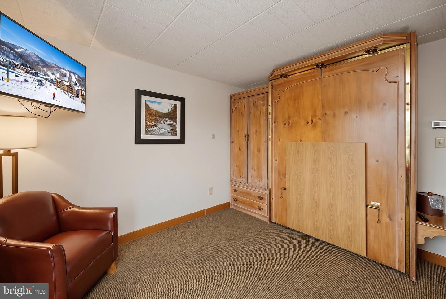 290 Marsh Hill Rd #706 Property Photo 14