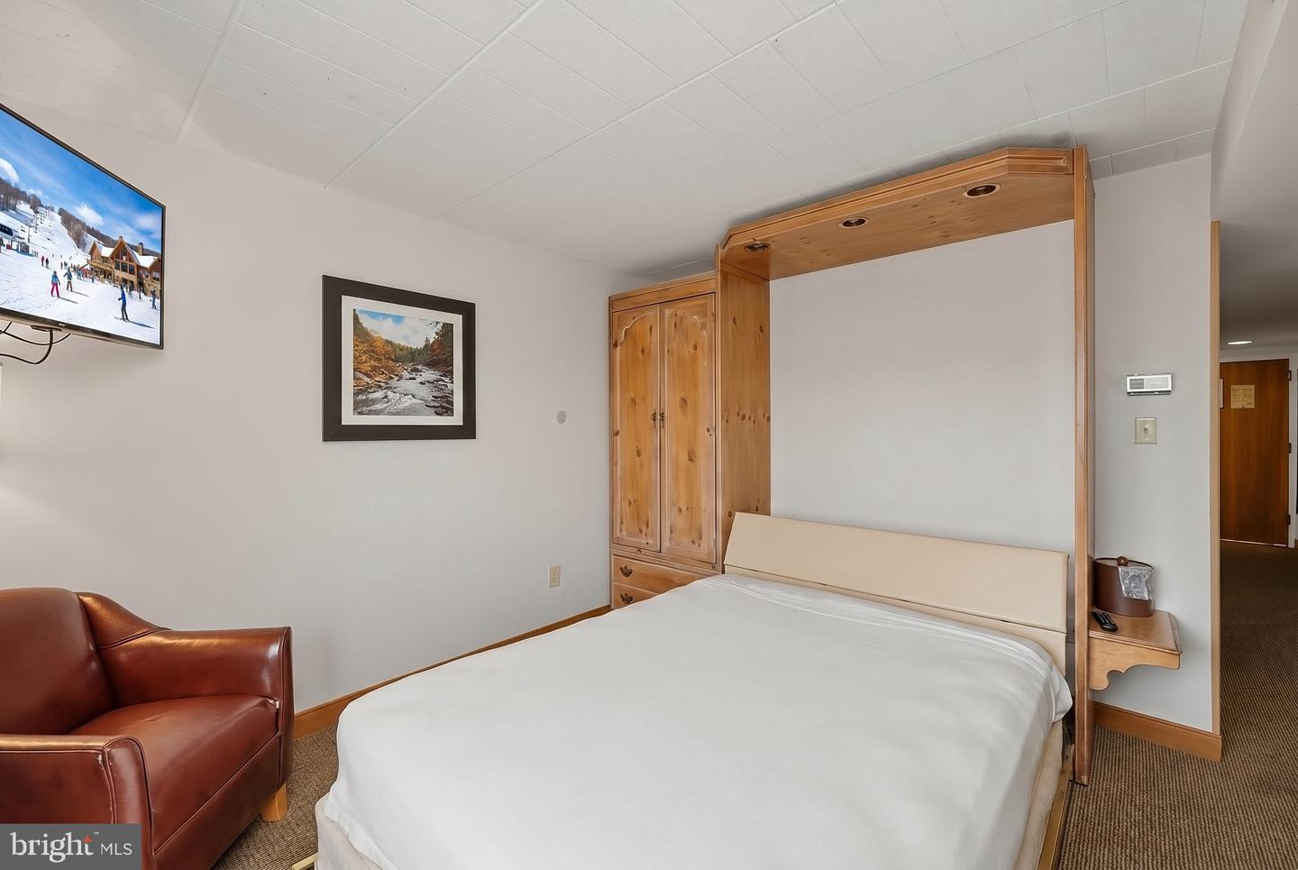 290 Marsh Hill Rd #706 Property Photo 17